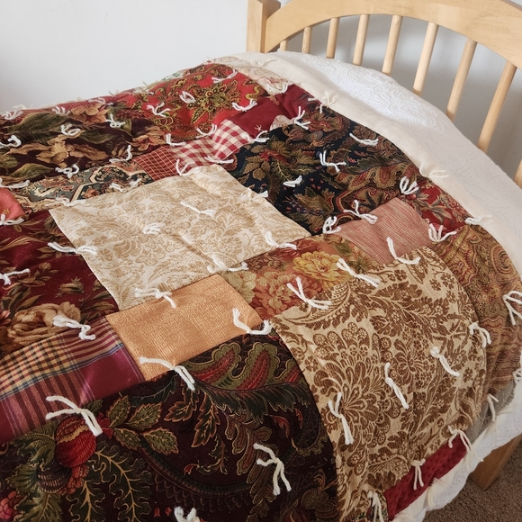 HANDMADE Quilt Patchwork Muslin Backing Tied Country Farmhouse Cottage 48 x 60 - Picture 6 of 10